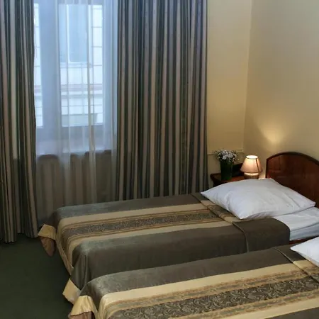 Wien فندق إلفيف